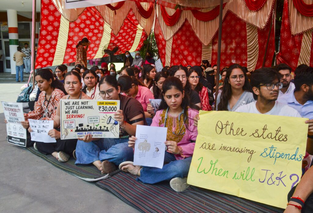 Medical interns in Jammu and Kashmir on hunger strike